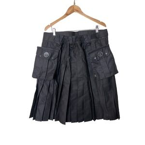 NWT Verillas Black Kilt L Mens